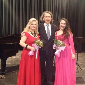 All About Voice Μαθήματα φωνητικής, ορθοφωνίας, τραγουδιού Αθήνα και online All About Voice Μαθήματα φωνητικής, ορθοφωνίας, τραγουδιού Αθήνα και online